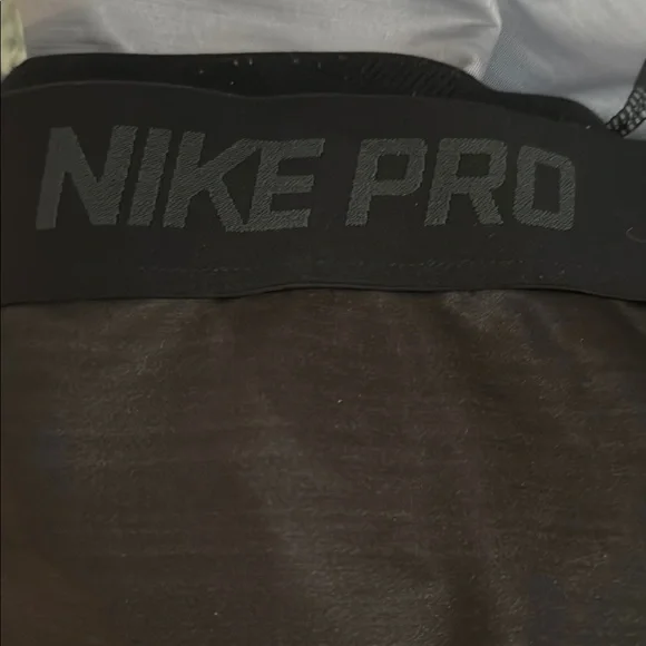 Nike PRO women's hyperwarm Black and Gray Leggings Size M - Picture 4 of 5